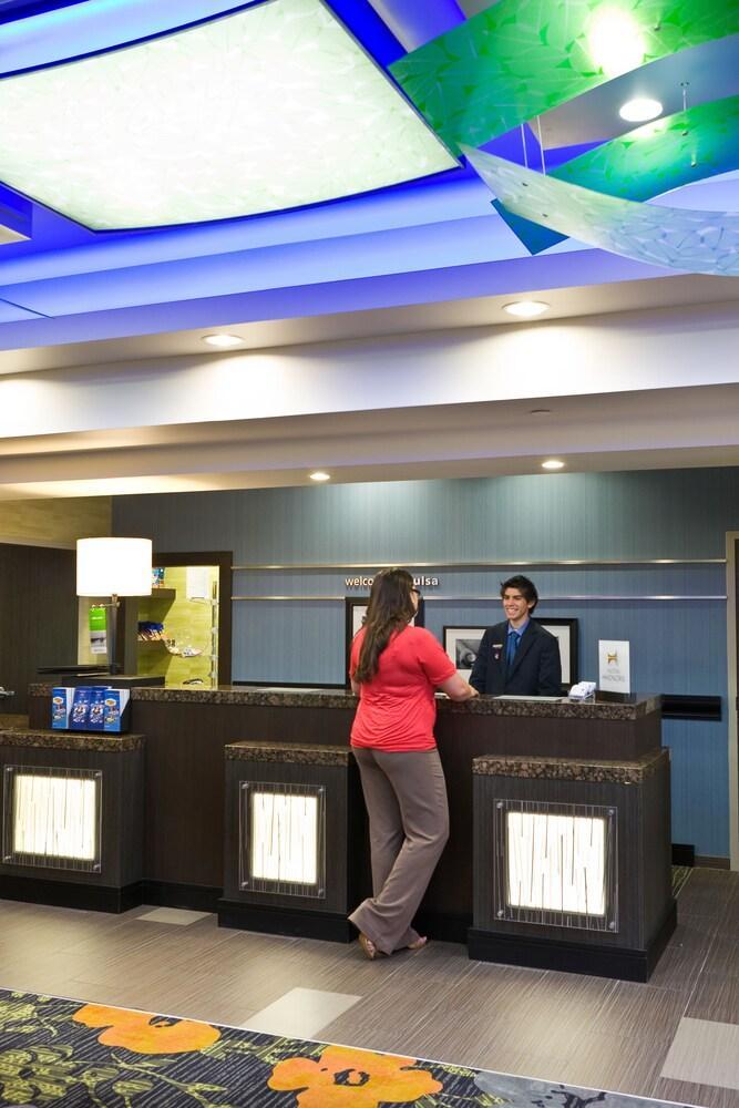 Hampton Inn And Suites Tulsa Central Εξωτερικό φωτογραφία